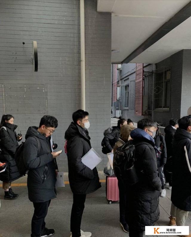 陈飞宇艺考只报考北电，初试选择北岛的诗歌，你怎么看