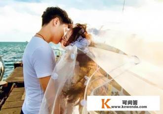 成熟体贴却流于套路的男人和多情有趣却没有经济能力的小奶狗，你会选择哪一个