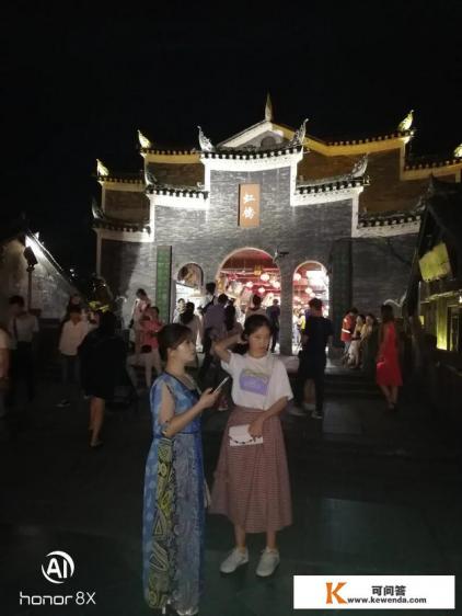 准备自己去凤凰古城是跟团好呢还是自由行好呢