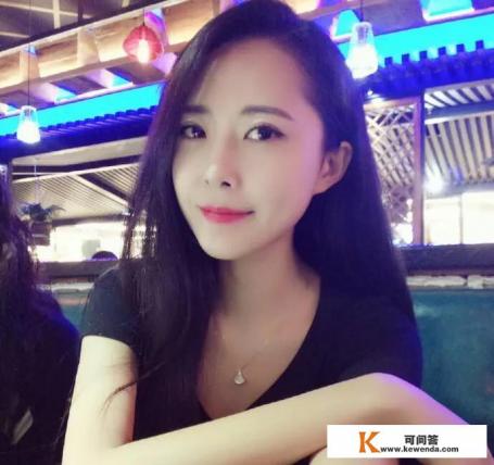 喜欢一名天蝎女，经常约她出来玩，看电影的时候会把头靠在我肩上，但是感觉忽冷忽热的，为什么