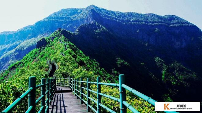 新疆一年四季旅游景点