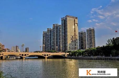 打算去成都旅游，两千块钱两个人在成都能玩多久