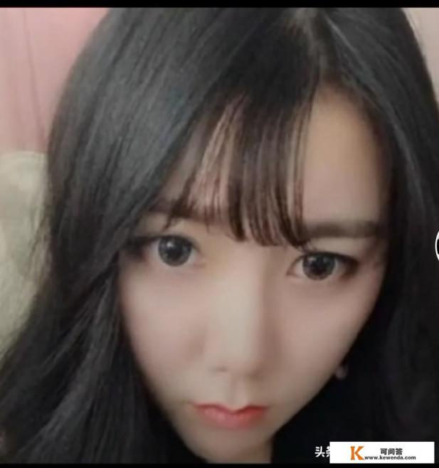 为争斗鱼吃鸡一姐，呆妹晒“萝莉”和“旗袍”COS福利，小团团不露脸太吃亏，你怎么看