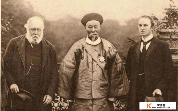 李鸿章这个人是民族英雄，还是卖国贼？如何评价他