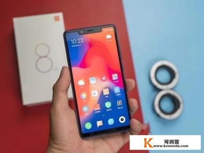预算2K以内，有哪些五寸手机握持感好、屏占比高的手机值得推荐