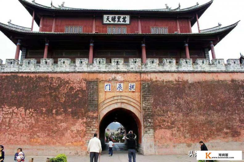 好想好想去旅游，不过不知道能去哪，秋天哪里最适合游玩
