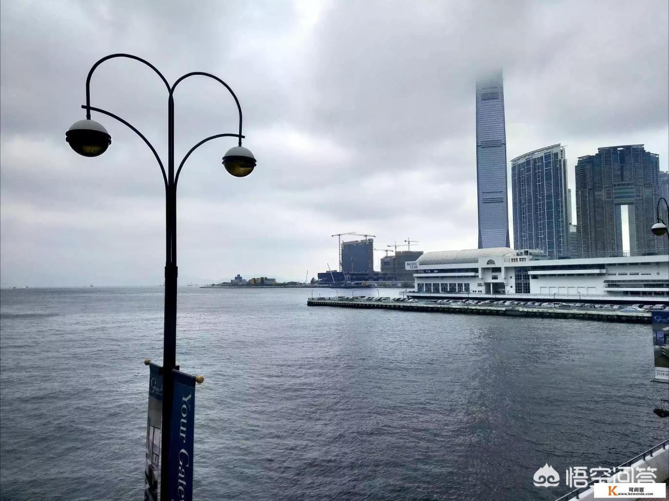 暑期想带孩子去港澳旅游，去过的能给些好景点、住宿推荐吗？是报团去还是自由行好