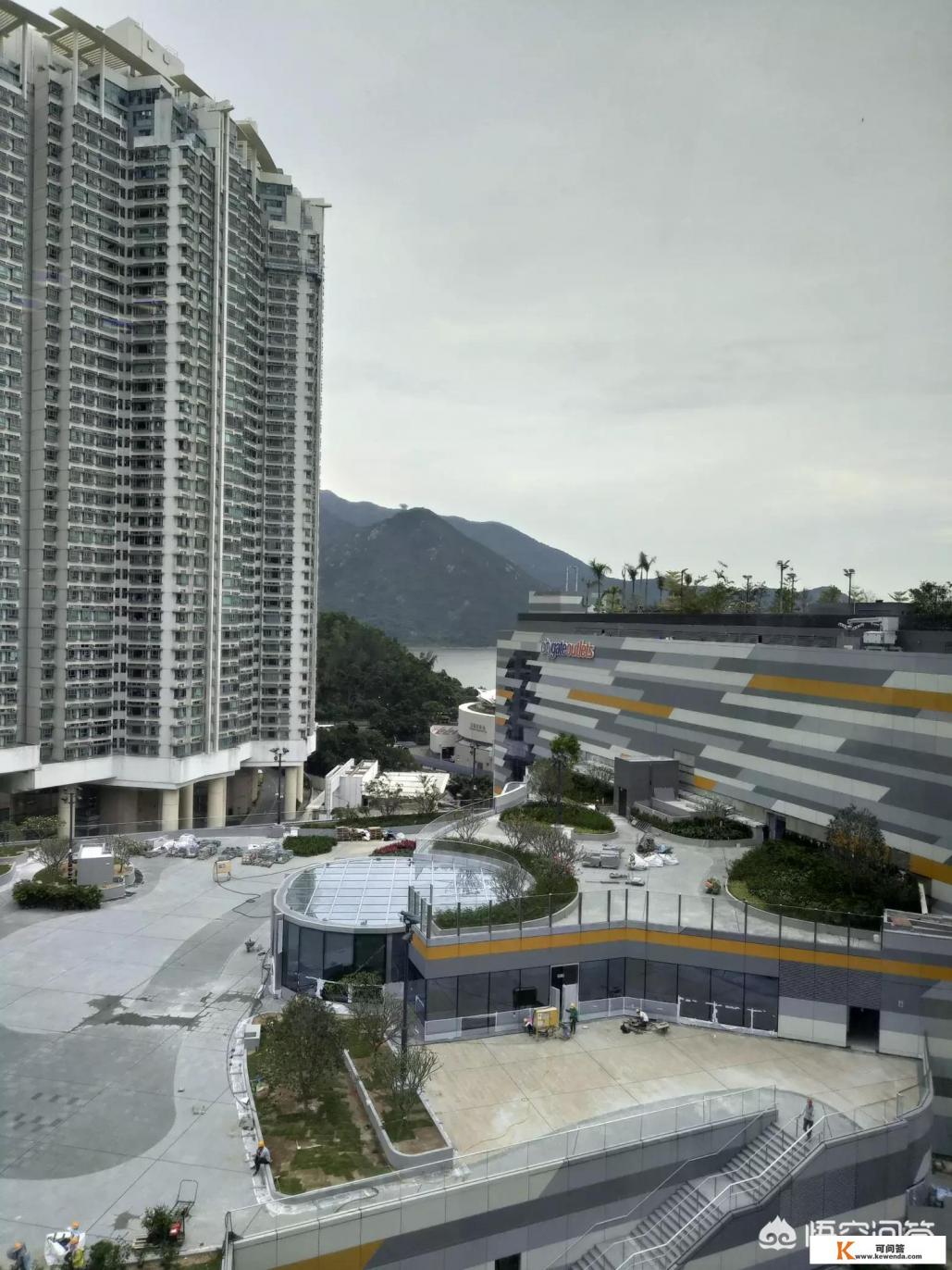 暑期想带孩子去港澳旅游，去过的能给些好景点、住宿推荐吗？是报团去还是自由行好