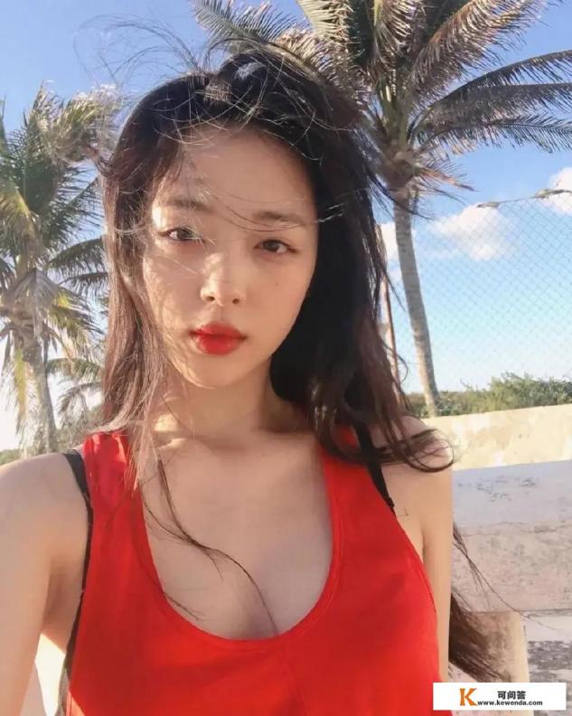 韩国女艺人崔雪莉已确认死亡，花漾年华究竟为何