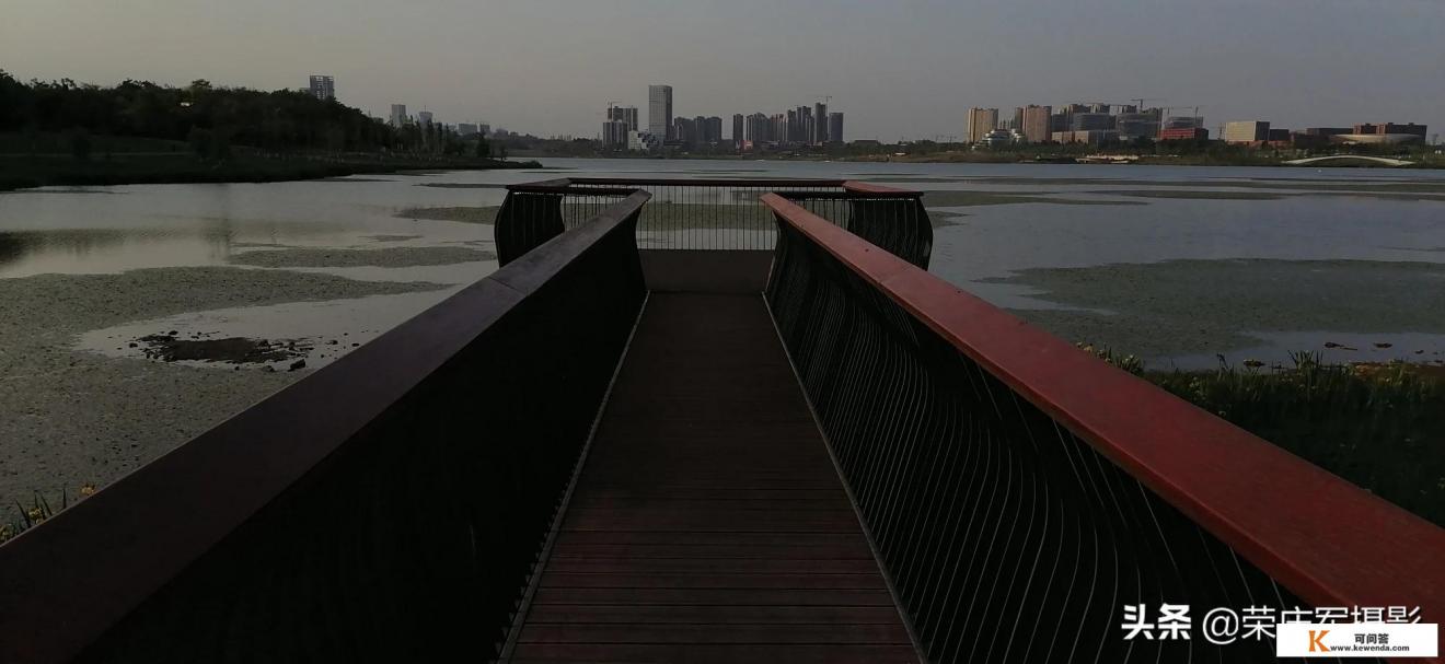 现在出去旅游或者游玩，拍照你选择带数码相机还是带手机拍照啊