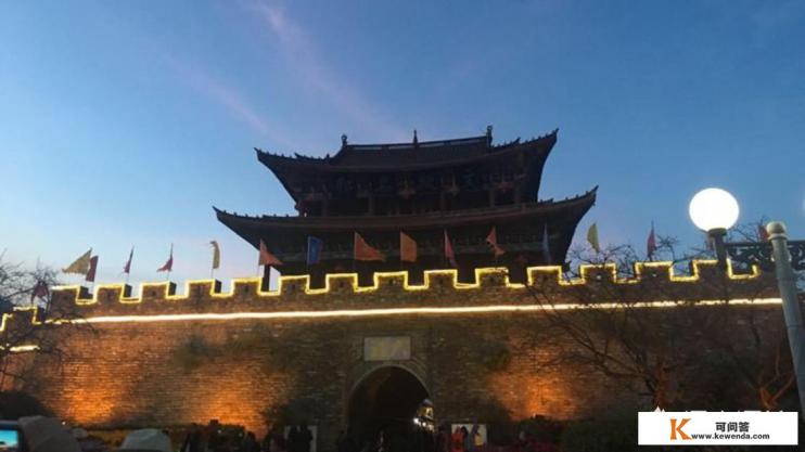 过年期间适合去哪里旅游呢？有哪些地方有什么特别的习俗活动