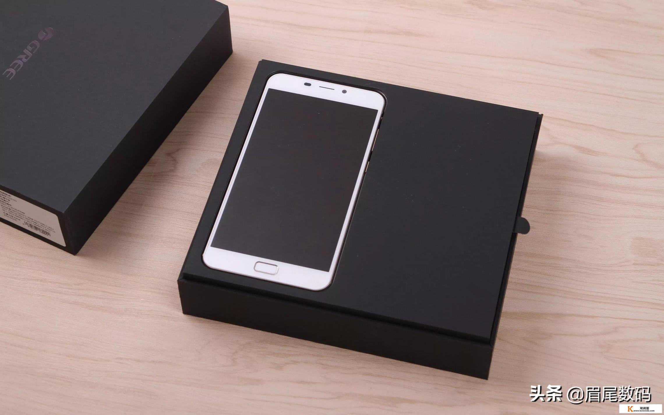 为什么有的手机实体店没有,官网上有 为什么有的手机实体店没有,官网上有