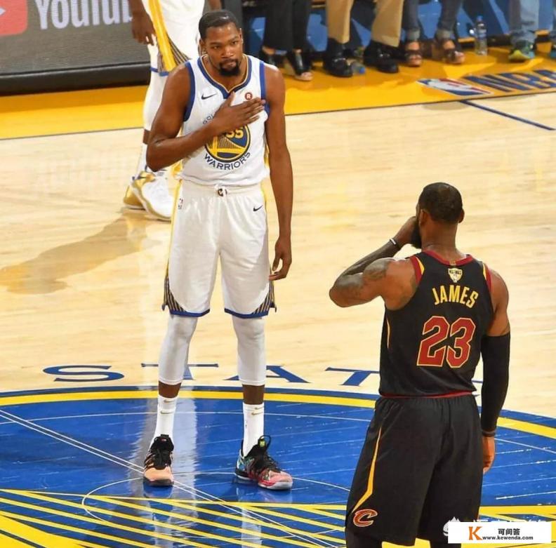 总决赛G3赛后，杜兰特返回酒店时遭到骑士球迷挑衅，你如何看待这件事