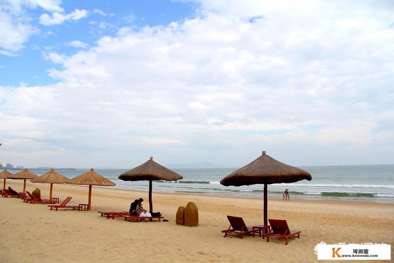 能不能把清水湾与三亚的度假条件全面比较一下呢